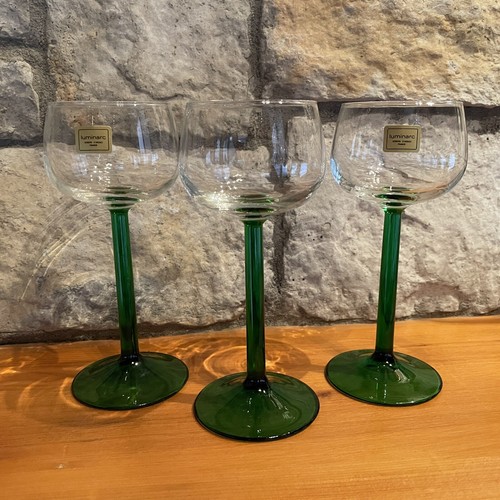 Vtg emerald green stemmed wine - green,